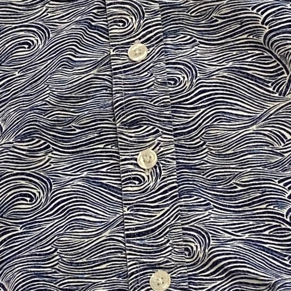 Abercrombie and Fitch button up - Picture 4 of 5